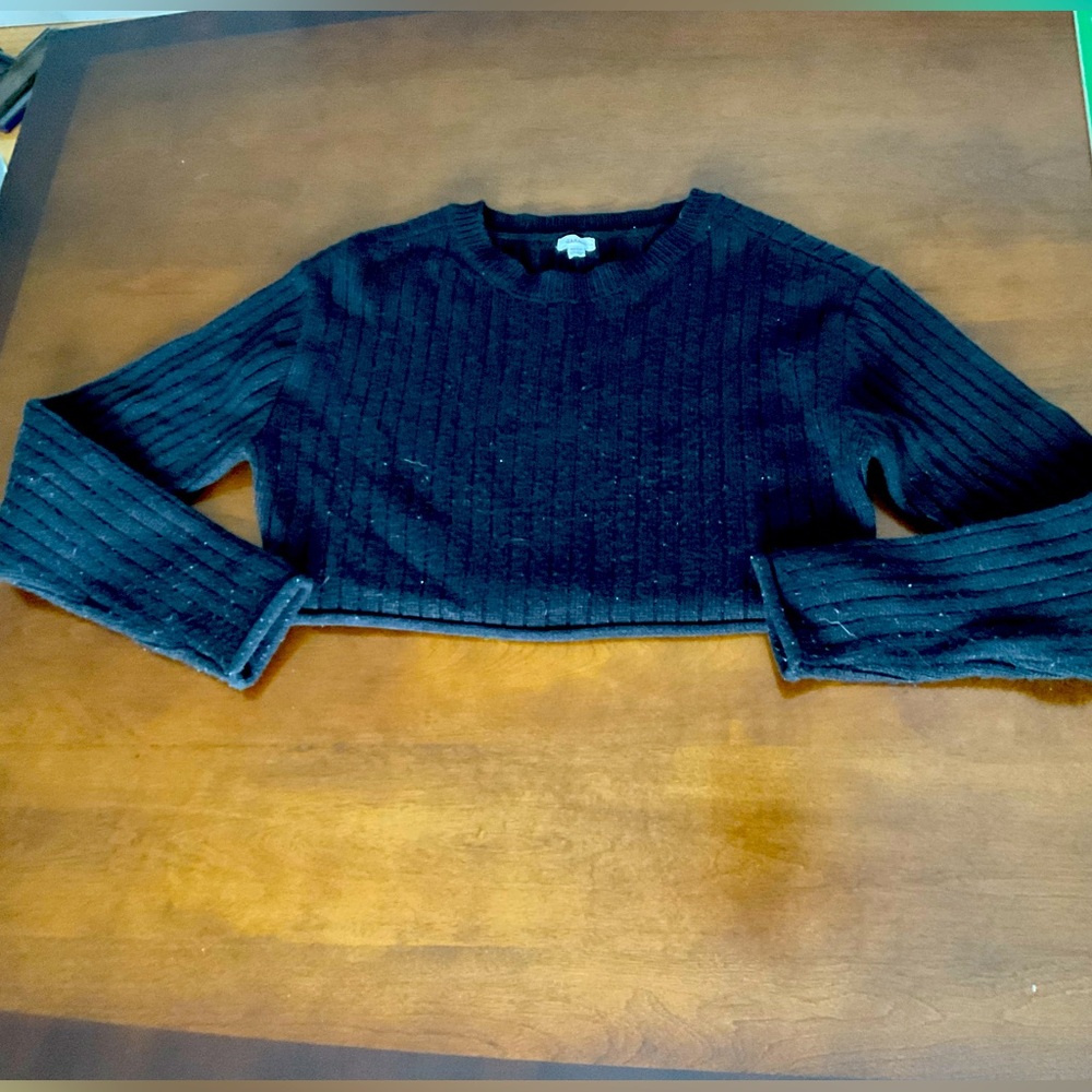 Women’s Garage sweater